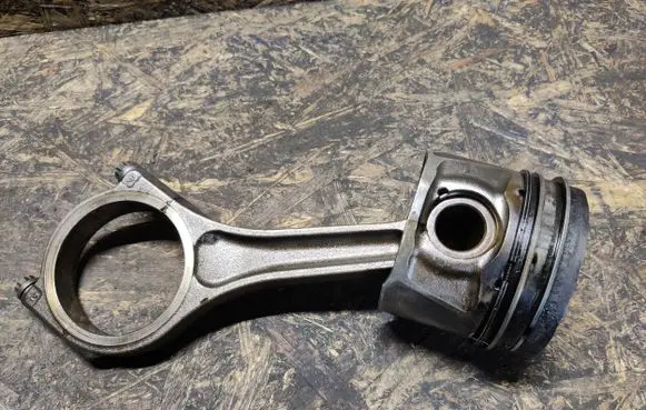 Citroen C6 Piston with connecting rod H268X