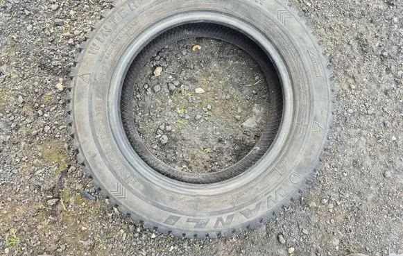 Volkswagen Polo R14 winter/snow tires with studs 1756514