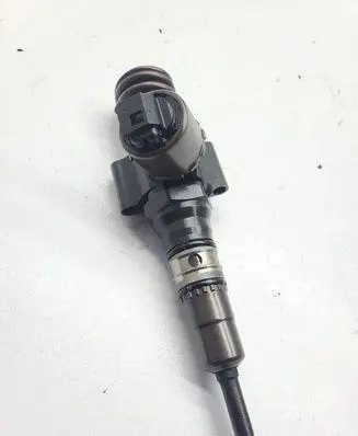 Audi A3 S3 8P Fuel injector 03G130073B 0414720403