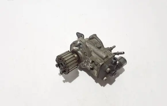 Volvo V70 Fuel injection high pressure pump 31432135