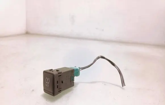 Nissan Juke I F15 TPMS reset button 