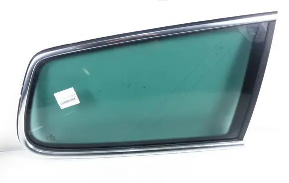 Volkswagen PASSAT B6 Rear side window 