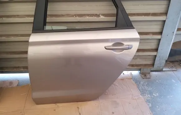 Hyundai i30 Rear door Y3Y