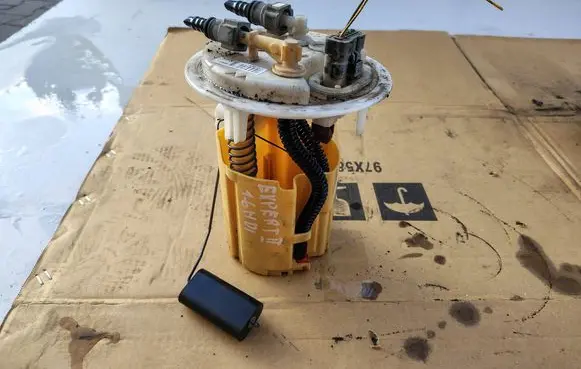 Peugeot Expert In-tank fuel pump 9683833280