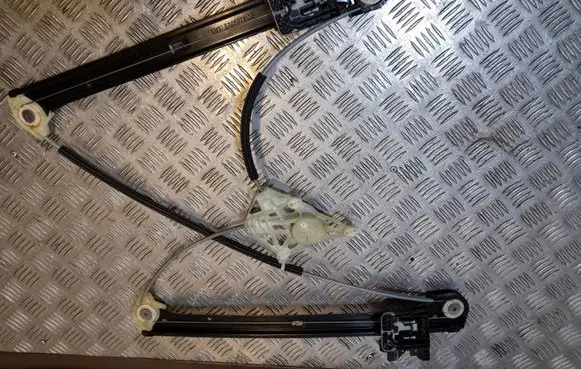 Audi Q7 4M Rear window lifting mechanism without motor 4M0839461A