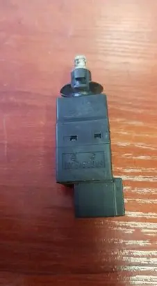 Mercedes-Benz Vito Viano W638 Brake pedal sensor switch 0015452009