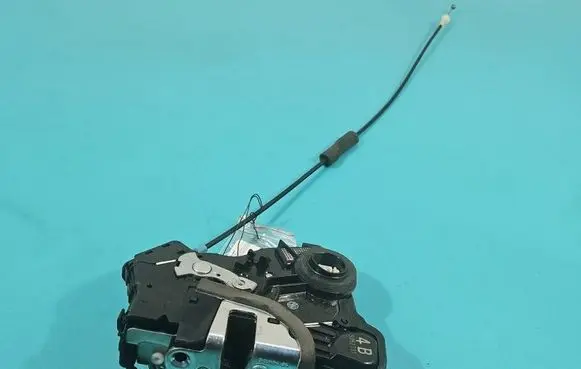 Toyota RAV 4 (XA40) Front door lock IMPRK1562443