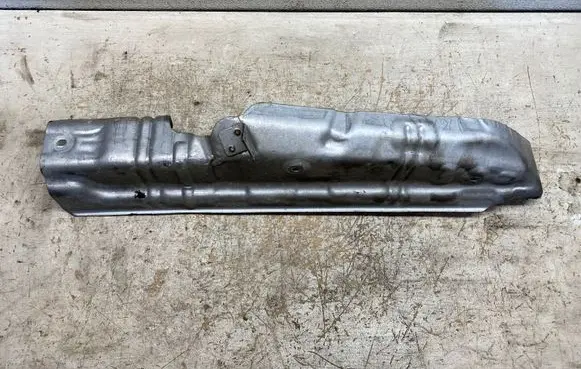 BMW 5 F10 F11 Heat shield in engine bay 