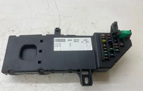 Opel Signum Fuse module 13168781