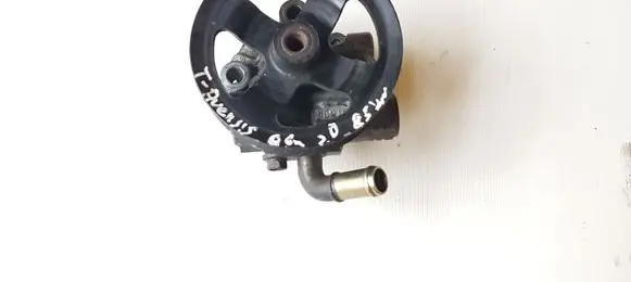 Toyota Avensis T250 Power steering pump U5A18419