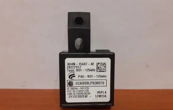 Jaguar XF X250 Keyless system antenna 5067 AH4N15607AE