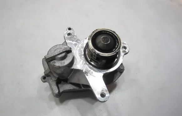 Volkswagen Caddy EGR valve 05L131501M 290922