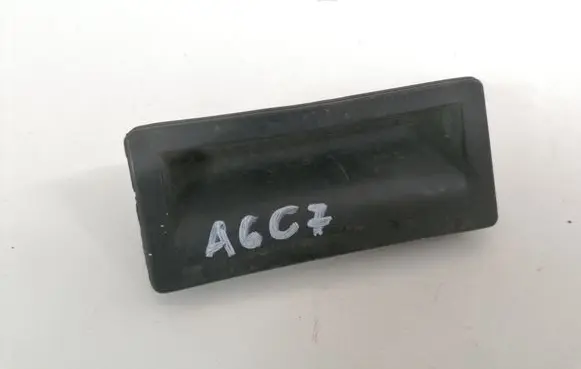 Tailgate opening switch