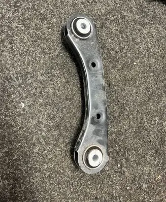 Rear upper control arm/wishbone