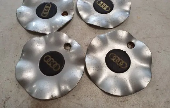 Audi 80 90 S2 B4 Non-original wheel cap 