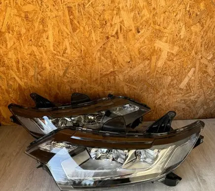 Mitsubishi Outlander Headlights/headlamps set 8301CB64