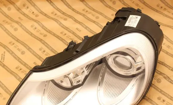 Porsche Cayenne (9PA) Headlight/headlamp 7L5941031A