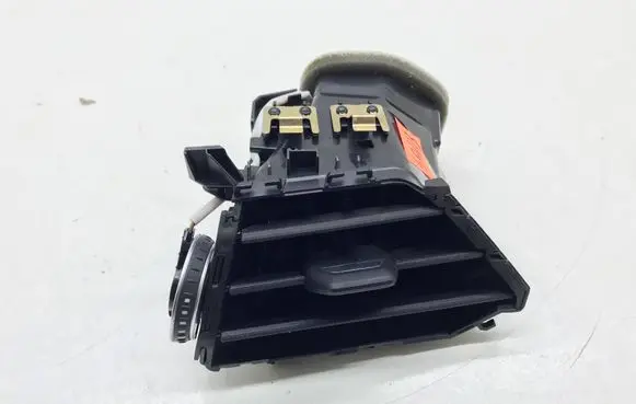 BMW 3 G20 G21 Dashboard glove box trim 6848620 539439 19022021