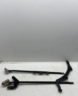Volvo XC90 Radiator support slam panel bracket 31651557 31651559