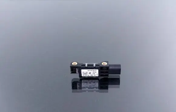 Volkswagen Phaeton Airbag deployment crash/impact sensor 8E0959643