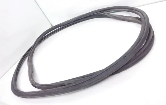 BMW X3 E83 Trunk rubber seal (body) 3400383