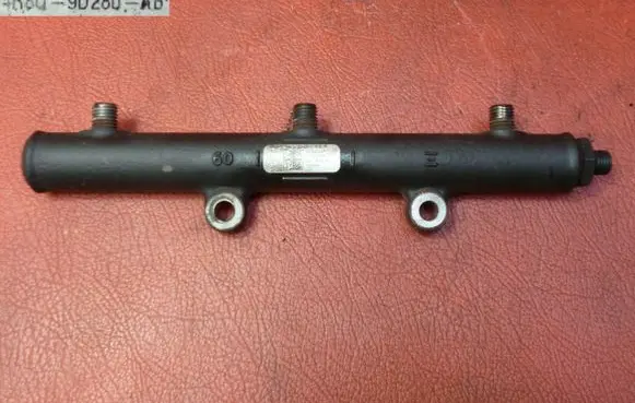 Land Rover Discovery 3 - LR3 Fuel main line pipe 4R8Q9D280AB