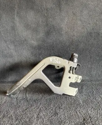 BMW 4 F36 Gran coupe Fender mounting bracket
