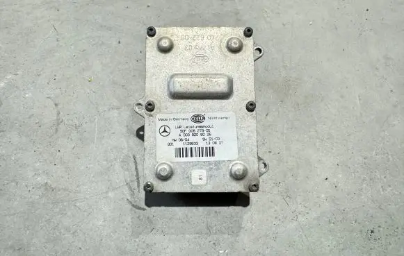 Mercedes-Benz SLK R171 Headlight ballast module Xenon A0038206026 5DF00827905 1129533