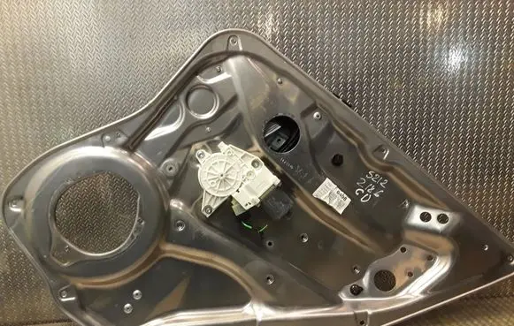 Mercedes-Benz E W212 Rear window lifting mechanism without motor A2125407605 2125407605