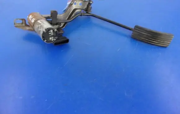 Mitsubishi Galant Accelerator throttle pedal