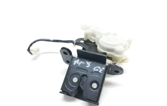 Mazda 3 I Tailgate/trunk/boot lock/catch/latch