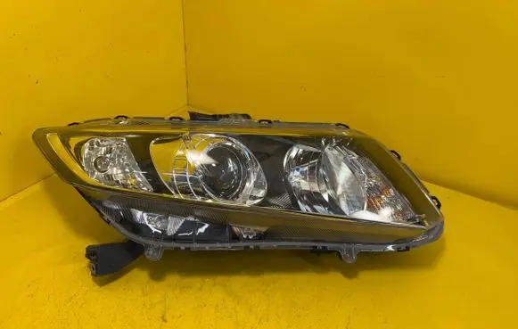 Honda Civic IX Headlight/headlamp 33101-TR0-G11