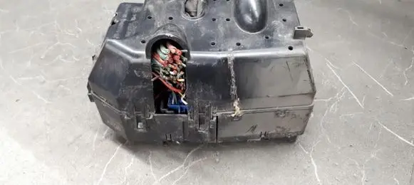 Ford Mondeo Mk III Fuse box set 1s7t-14a142-aa