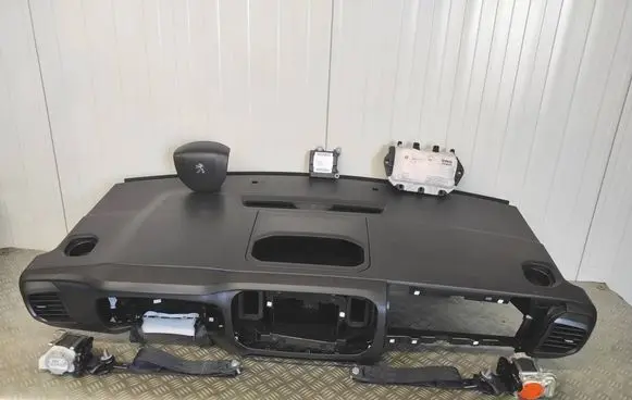 Peugeot Expert Dashboard 98081684ZD