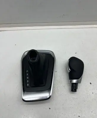 Renault Captur II Gear lever shifter trim leather/knob 969350227R S40E01LM