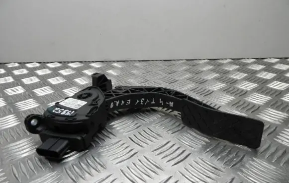 Audi A4 S4 B8 8K Accelerator throttle pedal 8K1721523A I9352