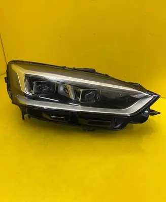 Audi A5 Headlight/headlamp 8W6941036