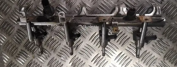 Audi A4 S4 B6 8E 8H Fuel injector 06j1333317g