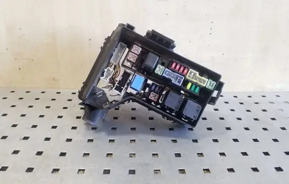 Nissan Qashqai Fuse box set 24383BB50A
