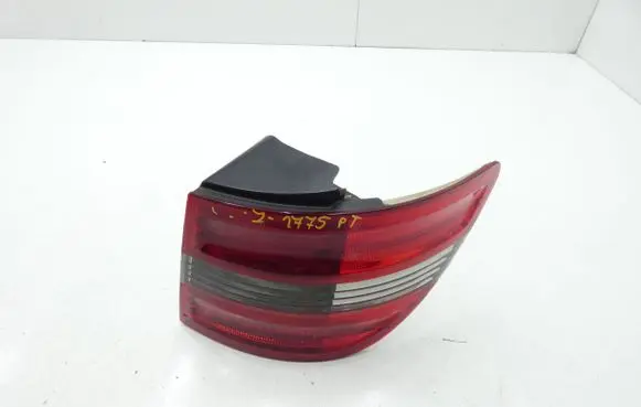 Mercedes-Benz B W245 Rear/tail lights A1698202464