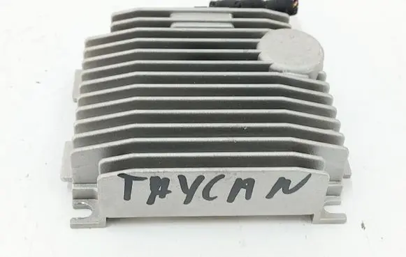 Porsche Taycan 9J1 Antenna control unit 9J1035335F
