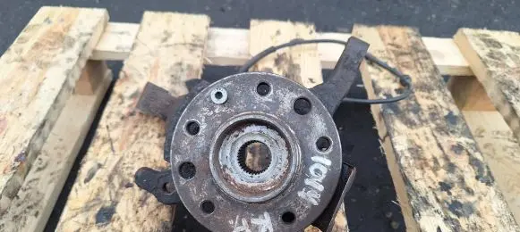 Opel Zafira A Front wheel hub