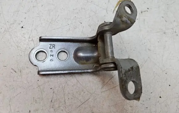 Subaru Forester SH Rear door lower hinge