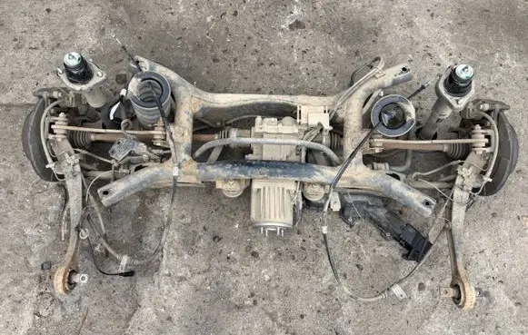 Peugeot 4007 Rear axle beam with reductor