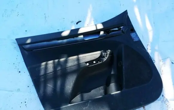 KIA Sorento Front door card panel trim 823702p000 82370-2p000