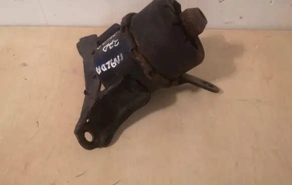 Mazda 6 Engine mount bracket D2432