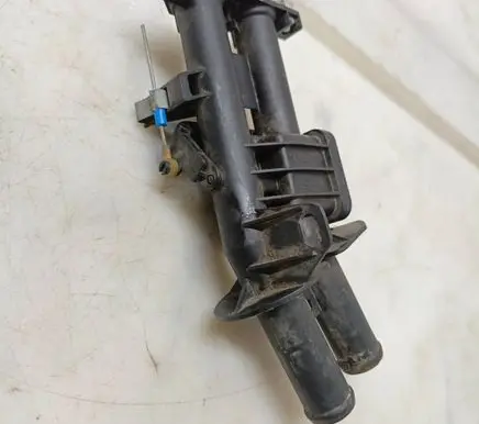 Mercedes-Benz Sprinter W901 W902 W903 W904 Coolant heater control valve 662553C 01325