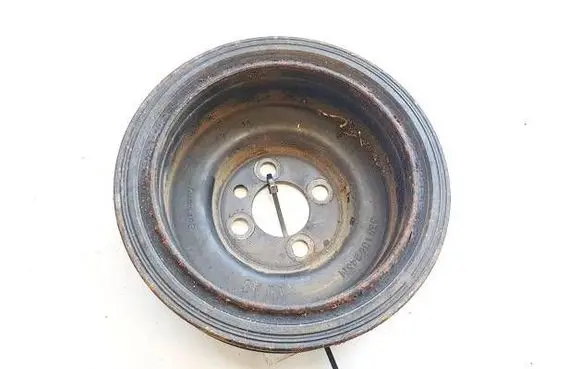 Volkswagen PASSAT B7 Crankshaft pulley 038105243M