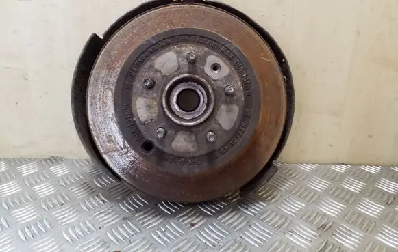 Rear wheel hub