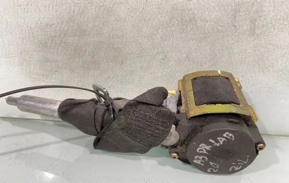 Audi A3 S3 8L Front seatbelt